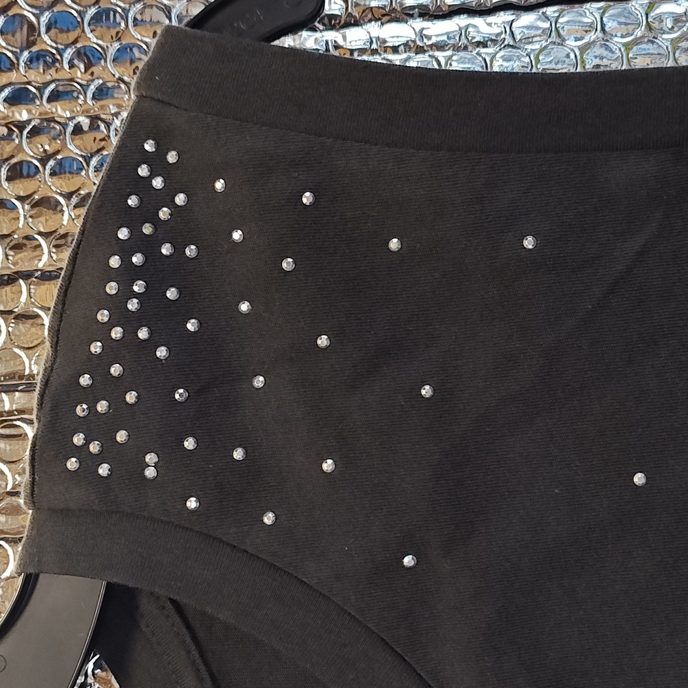 Organic Generation Rhinestone Sleeveless Top - Picture 3 of 4